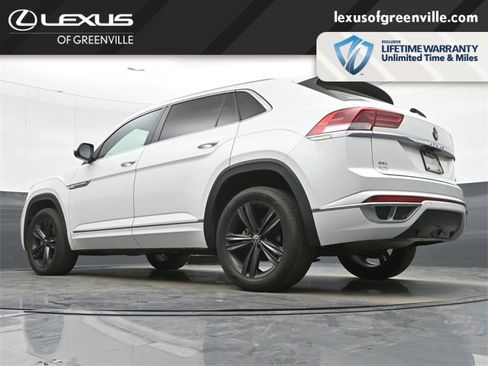 Used 2022 Volkswagen Atlas Cross Sport SEL R-Line image 14