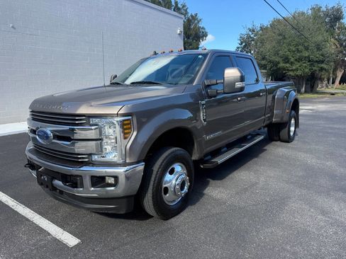 Used 2019 Ford F350 Lariat w/ Lariat Ultimate Package image 3