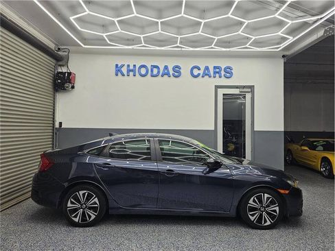 Used 2017 Honda Civic EX-T image 5