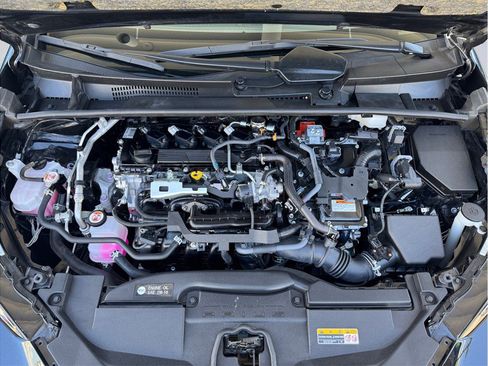 Used 2024 Toyota Prius XLE FWD image 9