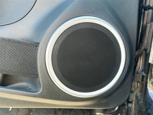 Used 2019 Volkswagen Beetle 2.0T SE image 18