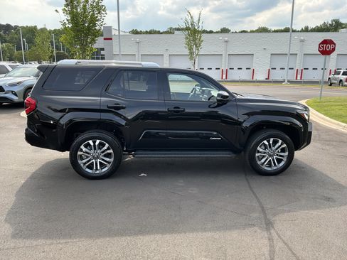 Used 2025 Toyota 4Runner Limited AWD/4WD image 10