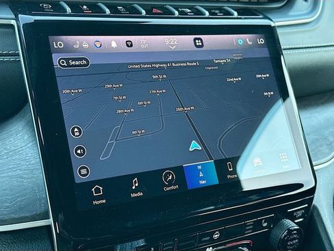 Used 2025 Jeep Grand Cherokee L Limited w/ Black Appearance Package image 13