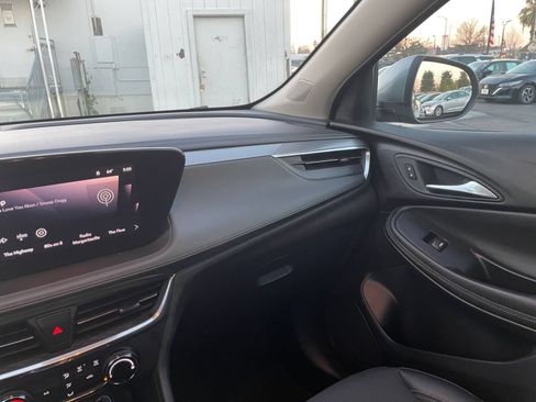Used 2025 Buick Encore GX Preferred FWD image 33