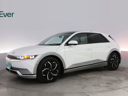 Used 2024 Hyundai Ioniq 5 Limited image 18