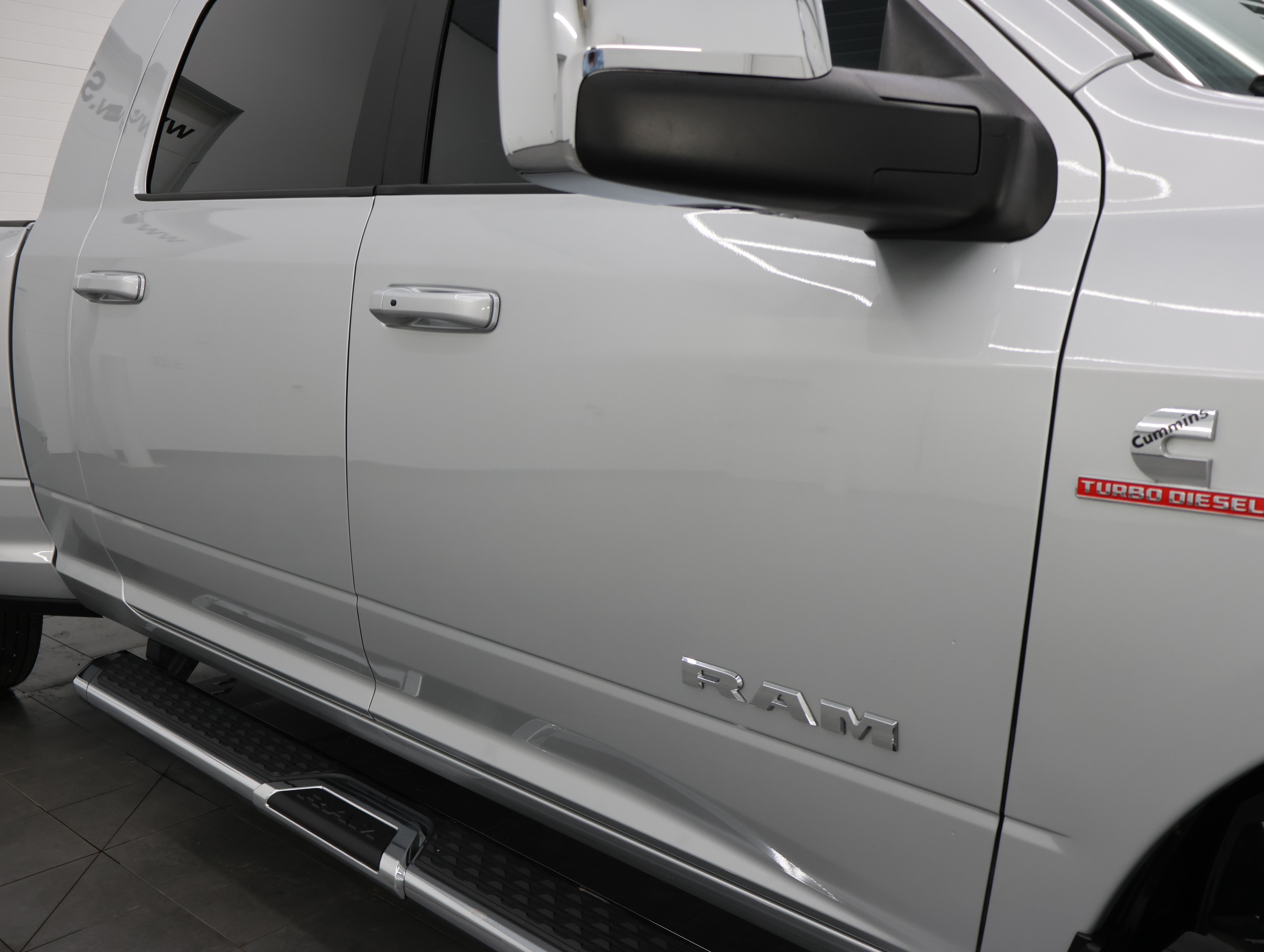 Used 2026 RAM 3500 Laramie AWD/4WD image 22