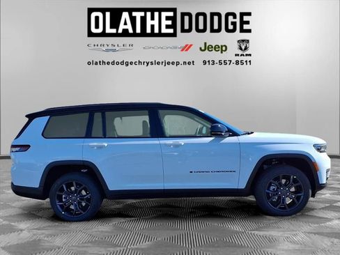 New 2025 Jeep Grand Cherokee L Limited image 30