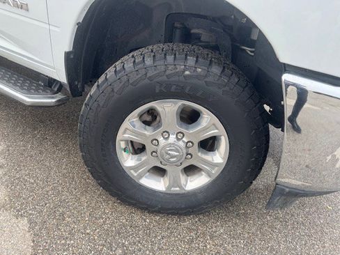 Used 2024 RAM 3500 Big Horn image 38