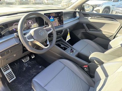 New 2026 Volkswagen Tiguan SE R-Line image 12