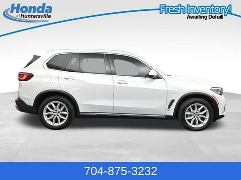 Used 2023 BMW X5 xDrive40i w/ Premium Package AWD/4WD image 9