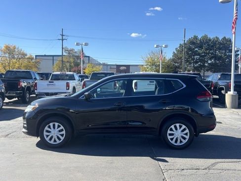 Used 2017 Nissan Rogue S image 8