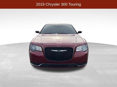 Used 2019 Chrysler 300 Touring w/ Sport Appearance Package image 2