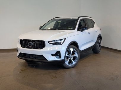 New 2026 Volvo XC40 B5 Plus w/ Protection Package Premier