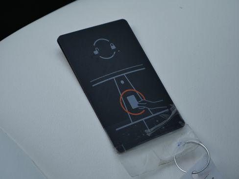 Used 2023 Tesla Model Y Long Range image 28