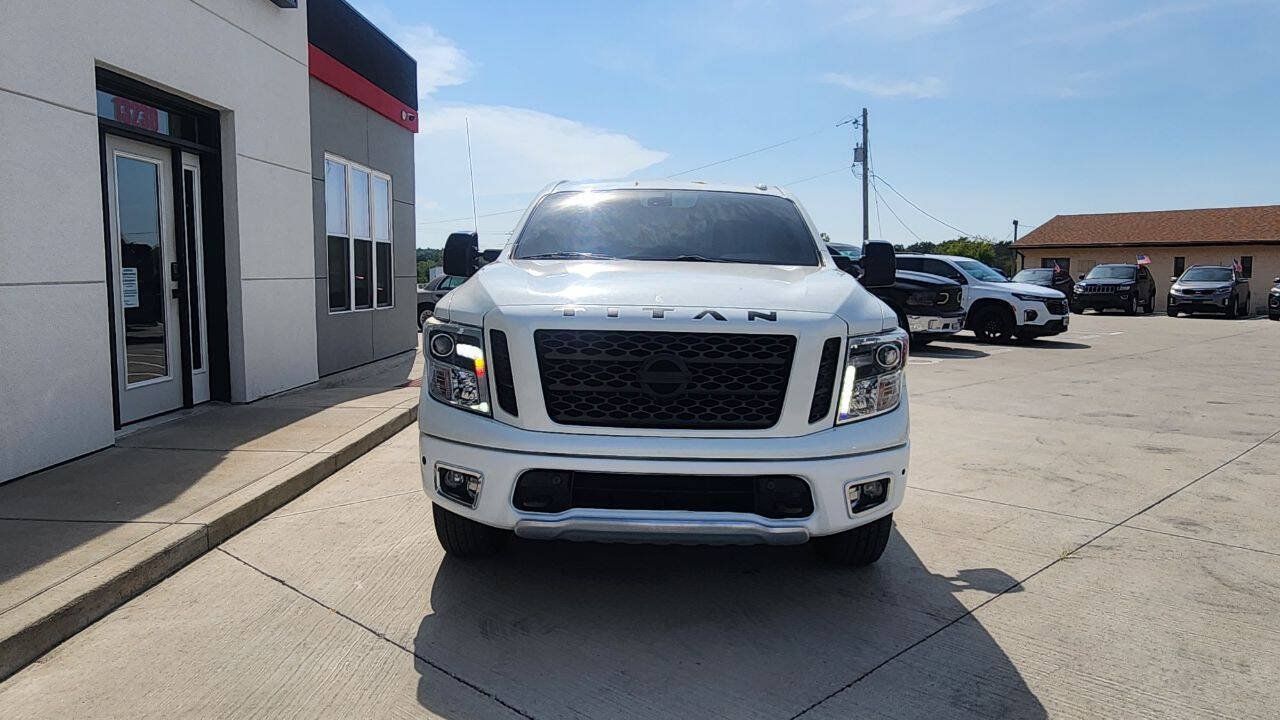 Used 2018 Nissan Titan PRO-4X AWD/4WD image 11