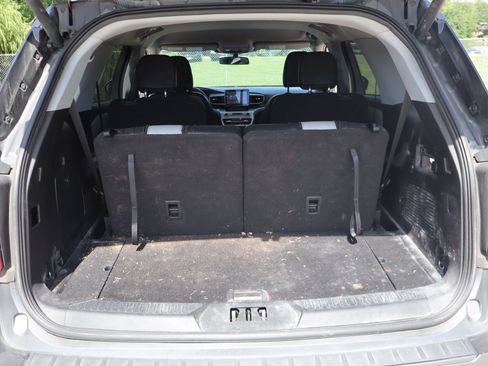 Used 2021 Ford Explorer XLT w/ Equipment Group 202A RWD image 25