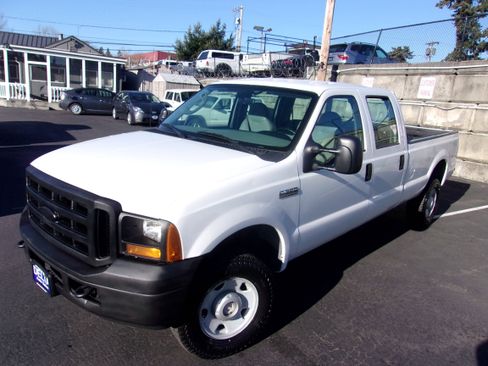 Used 2006 Ford F350 XL image 4