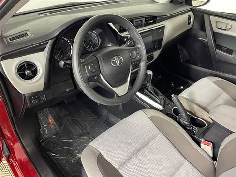 Used 2017 Toyota Corolla L image 3