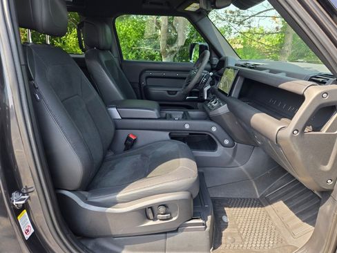 Used 2022 Land Rover Defender 90 Carpathian Edition image 32