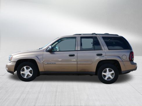 Used 2003 Chevrolet TrailBlazer LT w/ Driver Convenience Package AWD/4WD image 4