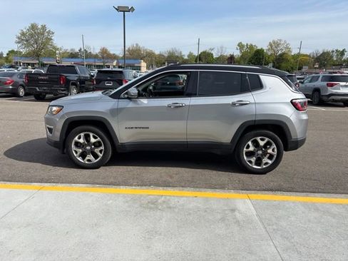 Used 2019 Jeep Compass Limited AWD/4WD image 10