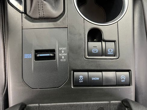 Used 2020 Toyota Highlander XLE image 41