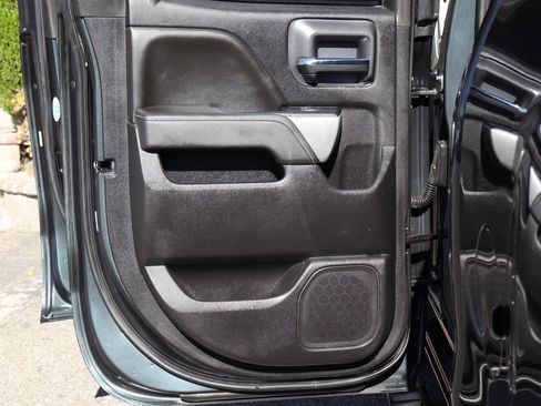 Used 2019 Chevrolet Silverado 1500 LT w/ All Star Edition image 38