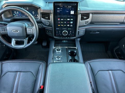 Used 2024 Ford Expedition Limited image 15