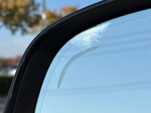 Certified 2022 Volvo XC40 T5 R-Design w/ Advanced Package image 12