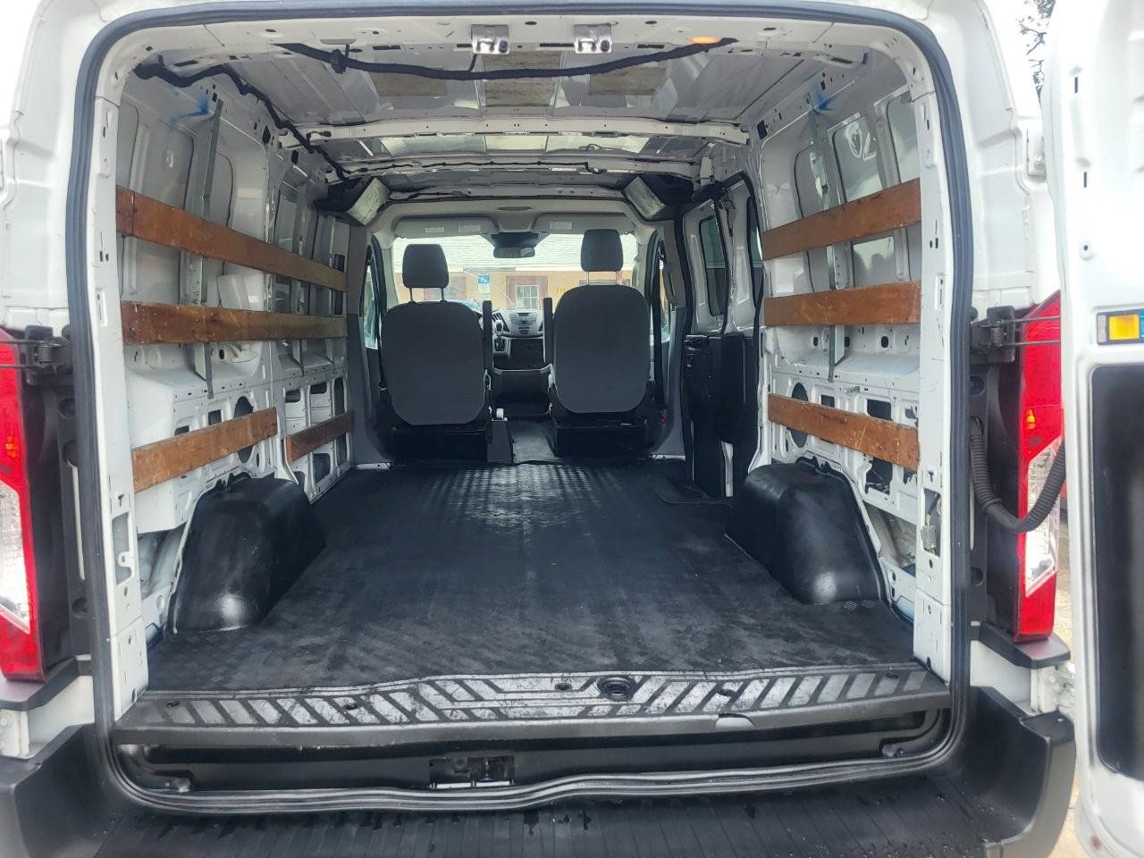 Used 2016 Ford Transit 250 130 Low Roof w/ Exterior Upgrade Package RWD image 39
