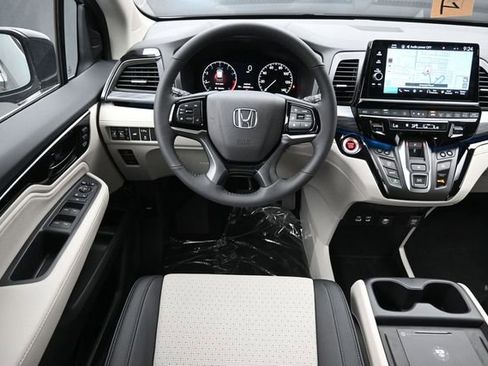 New 2026 Honda Odyssey Elite image 12