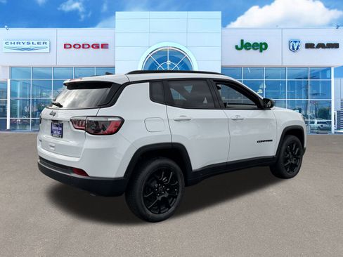 New 2026 Jeep Compass Latitude image 11
