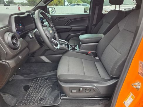 Certified 2025 Chevrolet Colorado W/T w/ WT Convenience Package II RWD image 5