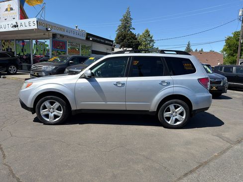 Used 2010 Subaru Forester 2.5X Premium AWD/4WD image 3