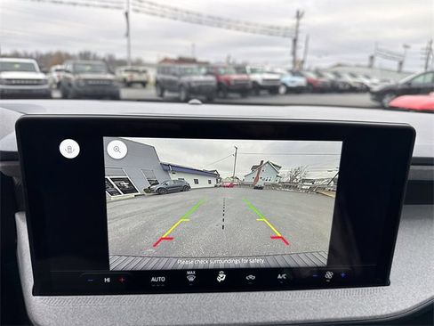 New 2025 Ford Maverick XLT image 26