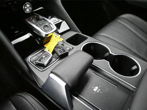 Certified 2024 Acura MDX SH-AWD w/ Technology Package image 5