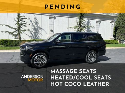 Used 2025 Lincoln Navigator Reserve AWD/4WD image 1