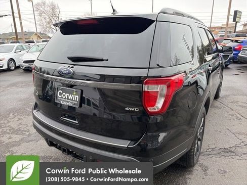 Used 2018 Ford Explorer XLT w/ Equipment Group 202A image 5