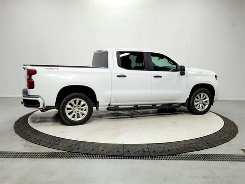Used 2024 Chevrolet Silverado 1500 Custom image 8