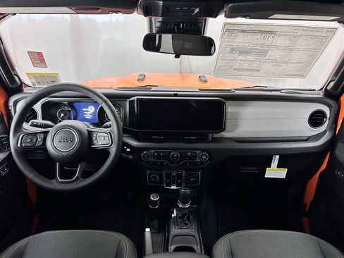 New 2025 Jeep Gladiator Sport image 22