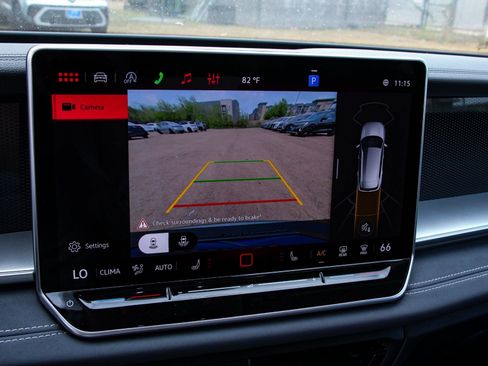 New 2026 Volkswagen Tiguan SE FWD image 20