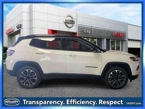 Used 2022 Jeep Compass Limited w/ Sun and Sound Group AWD/4WD image 5