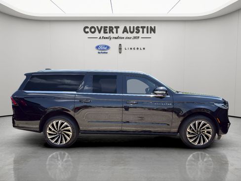 Used 2025 Lincoln Navigator L Black Label AWD/4WD image 7