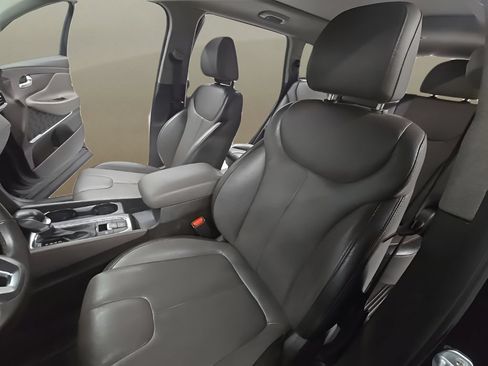 Used 2020 Hyundai Santa Fe SEL w/ Convenience + Premium Package FWD image 14