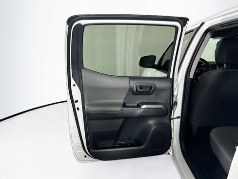 Used 2022 Toyota Tacoma SR5 image 25