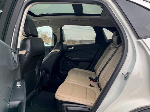 Used 2022 Ford Escape SEL image 19