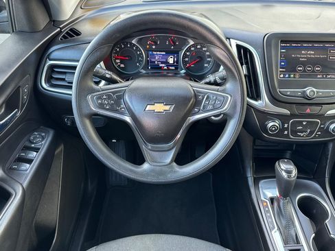 Used 2020 Chevrolet Equinox LT image 18