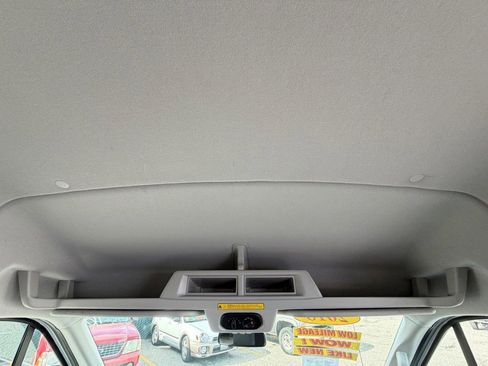 Used 2018 Ford Transit 350 XL image 32