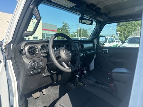 Used 2023 Jeep Wrangler Unlimited w/ 8.4" Radio Group AWD/4WD image 7