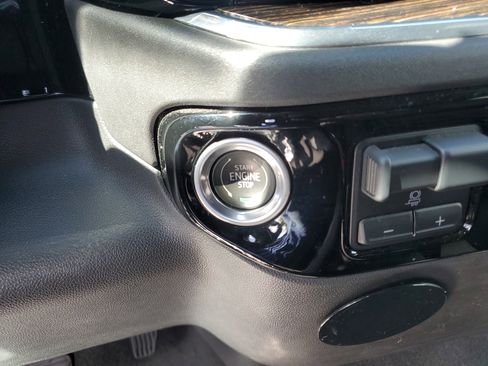 Used 2023 GMC Sierra 1500 Elevation image 17